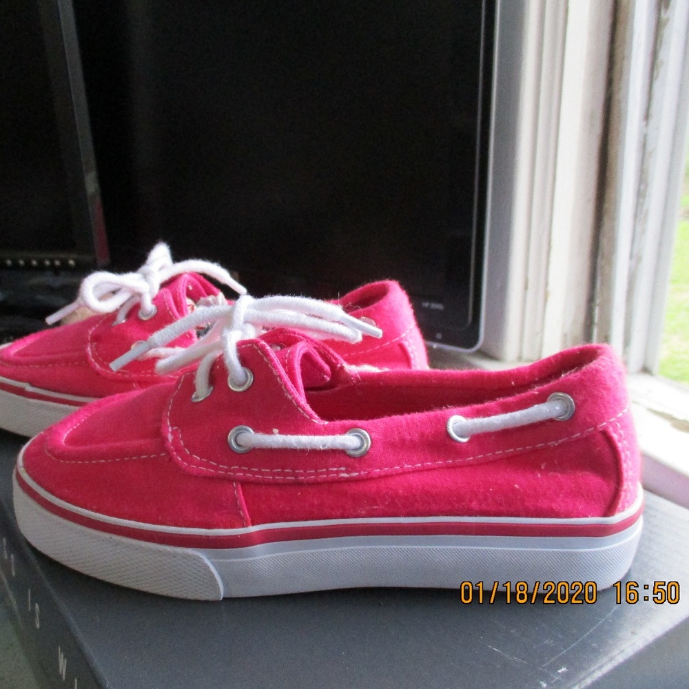 GIRLS PINK US 13 BOAT SHOES..PREOWNED.CITI STEPS